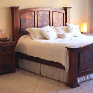 Arched bed set Kendra – traditional finish