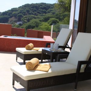 Rattan Chaise with armrests