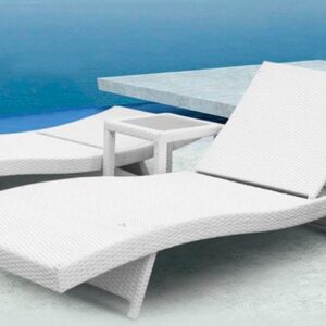 Chaise Lounge Curved in white